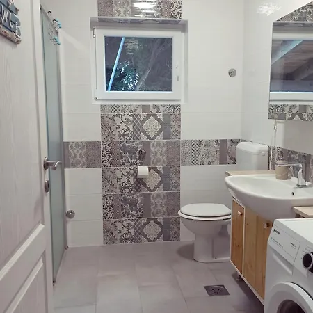 Vacation House Rosa بيت للعطل سوبيتارسكا دراغا